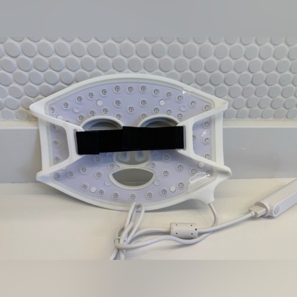 CurrentBody Skin LED Light Therapy Mask - Picture 4 of 7